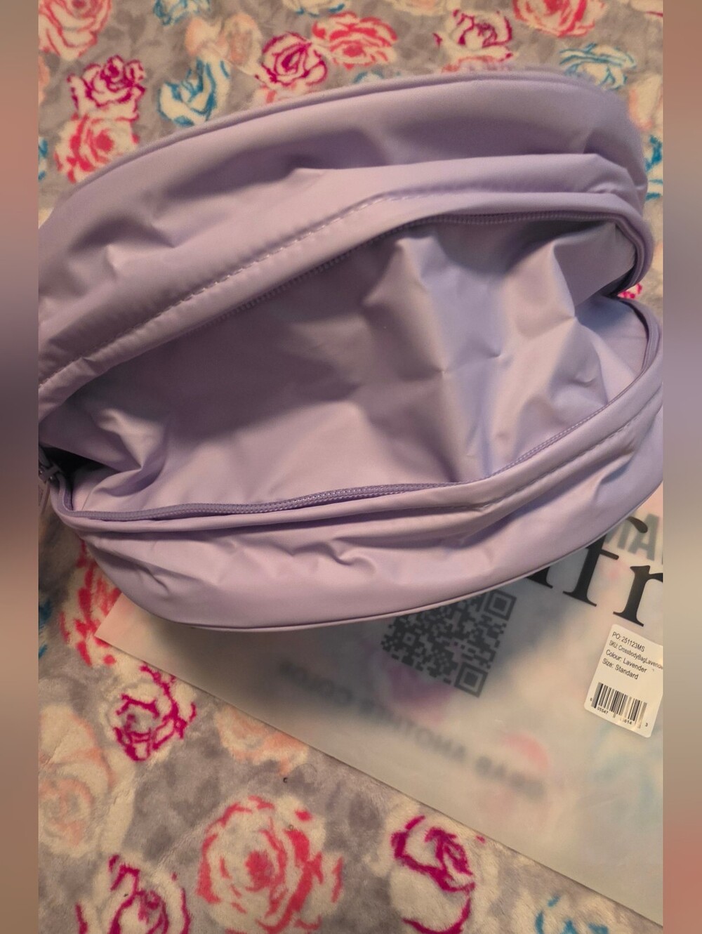 NWT! Comfrt Travel Crossbody Bag - Lavender - Picture 4 of 8
